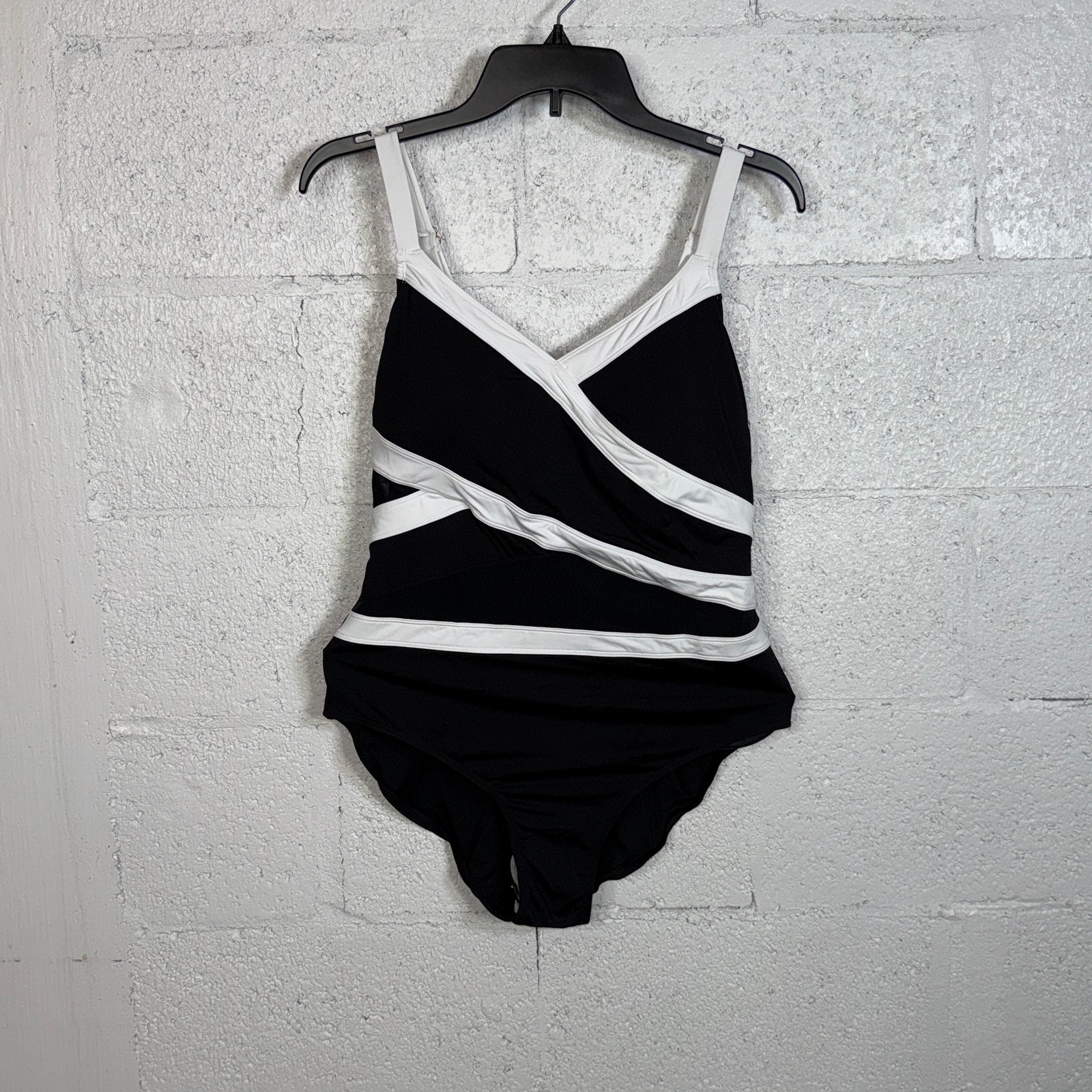 Anne Cole Contrast-Trim Mesh-Insert 1 Piece Swimsuit -Black/White 18w $122